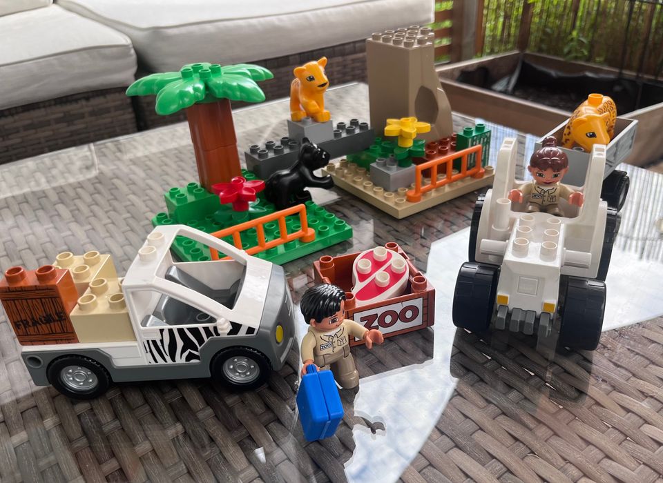 Lego Dublo zoo vehicles