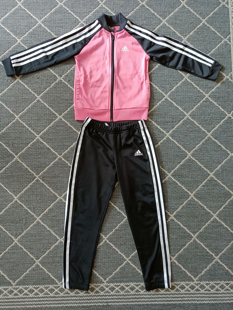 Adidas verkkapuku 116