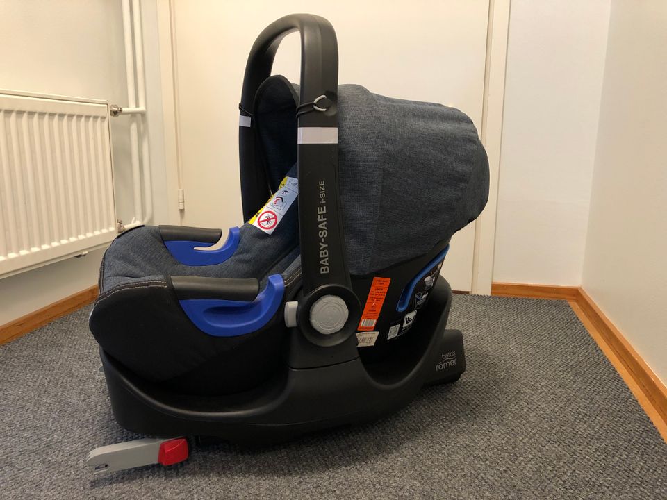 Britax Baby-Safe i-size + Flex Base -telakka