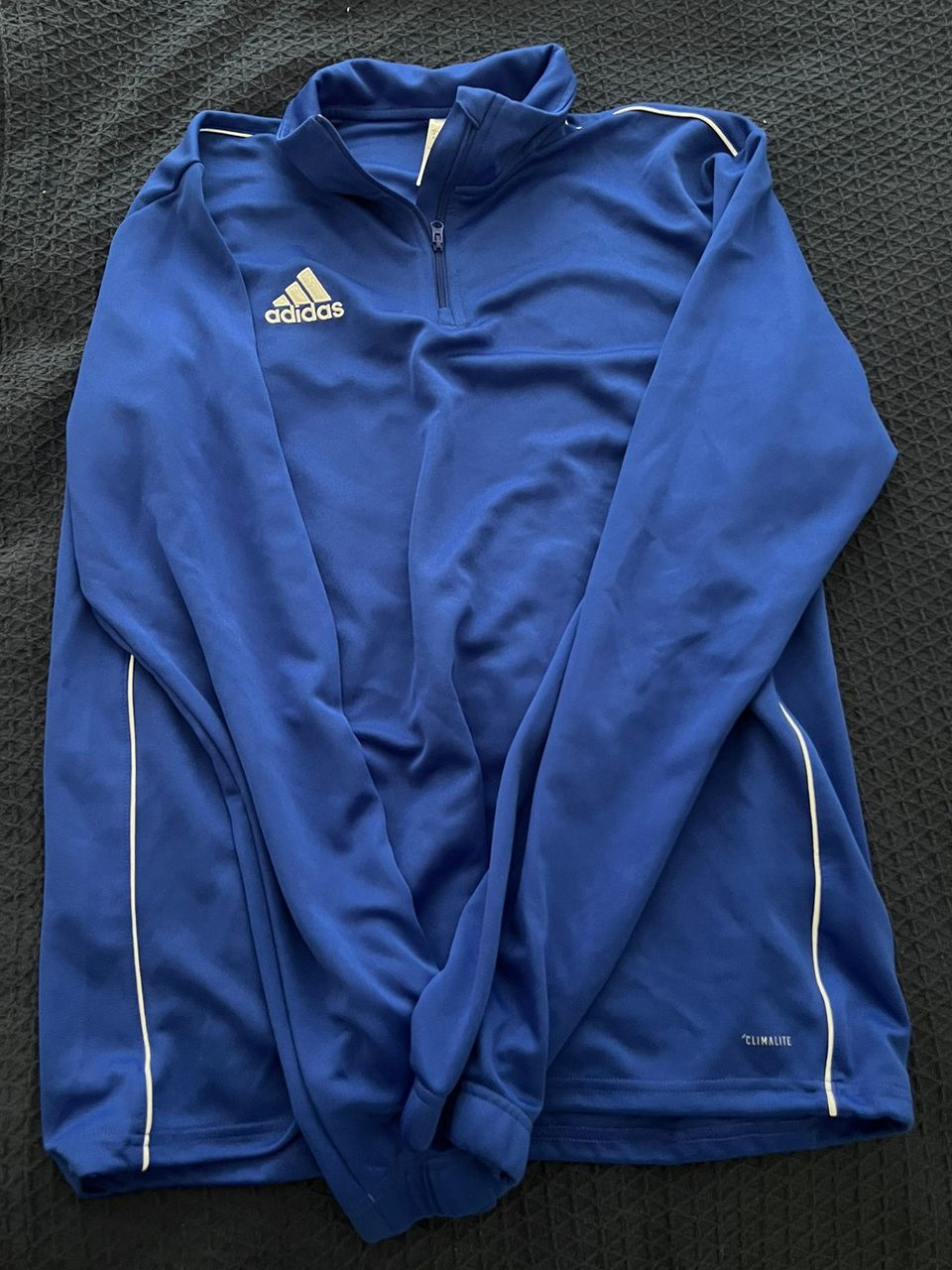 Adidas verryttelytakki