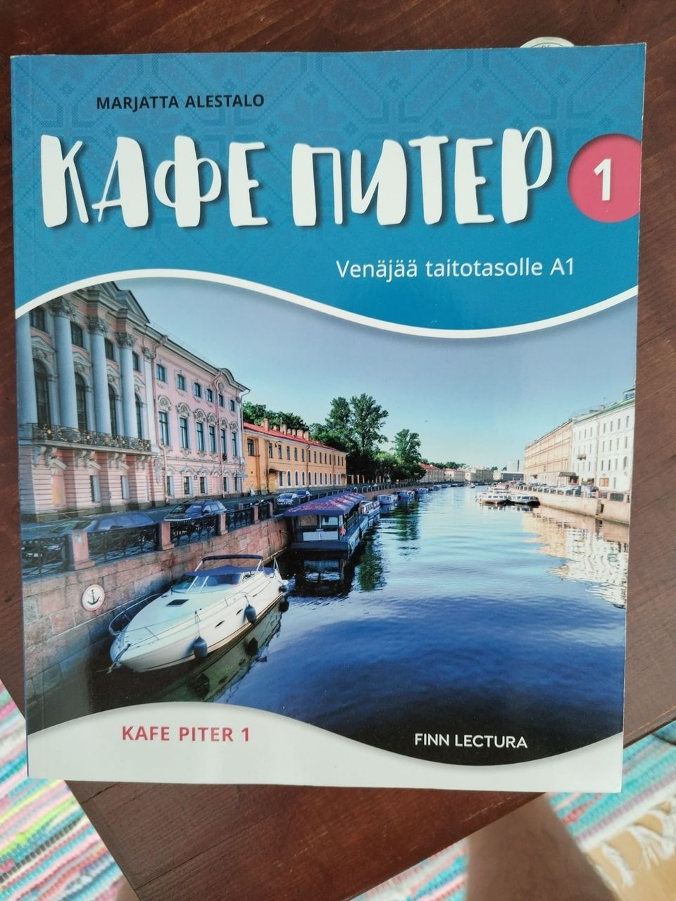 Uudistettu Kafe Piter 1  venäjän kielen kirja