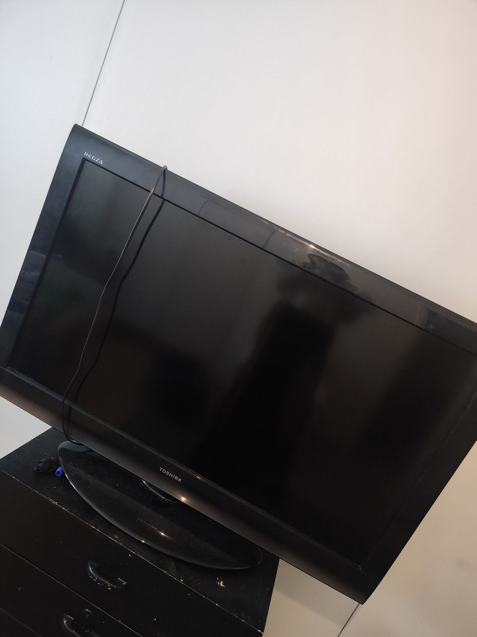 TOSHIBA TV 40 tuumaa