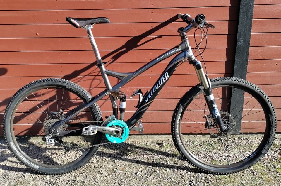 Specialized Stumpjumper (M) täysjousitettu maastopyörä