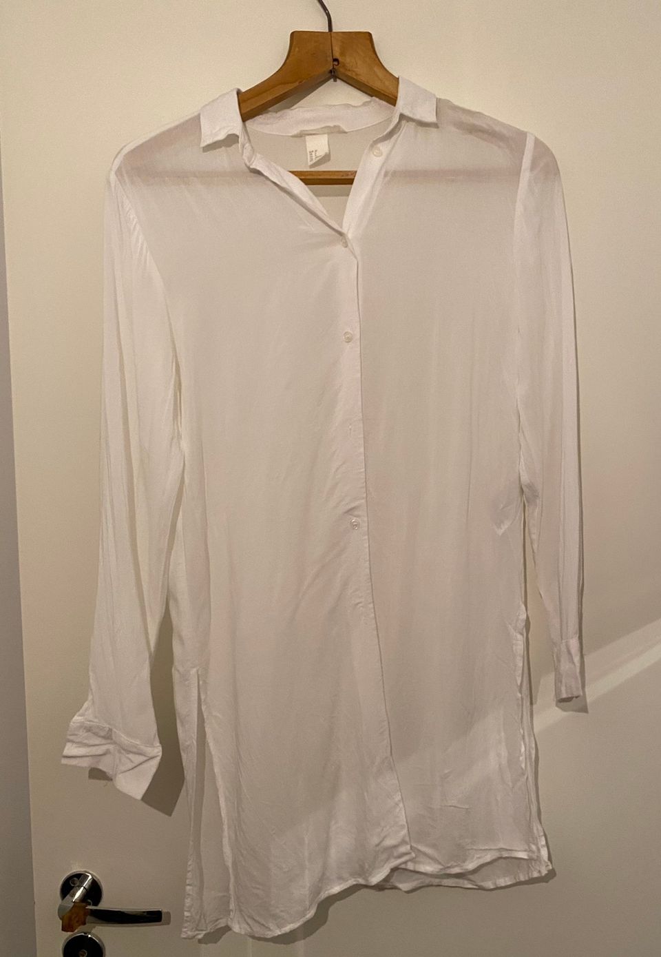 HM pitkä valkoinen paita