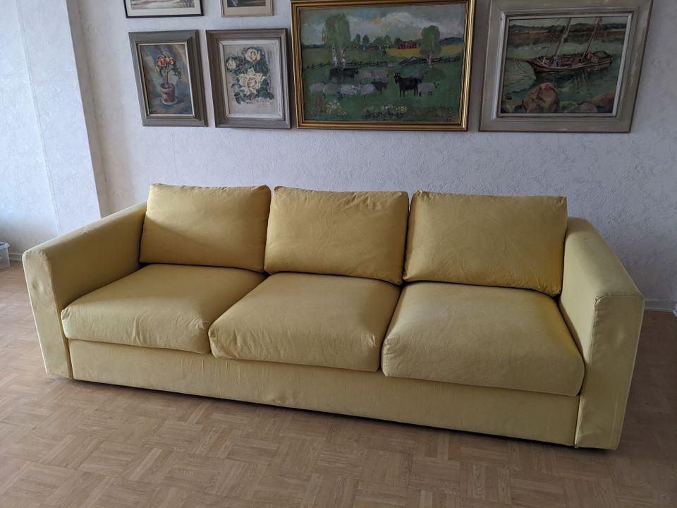 Keltainen Ikea Vimle 3:n istuttava