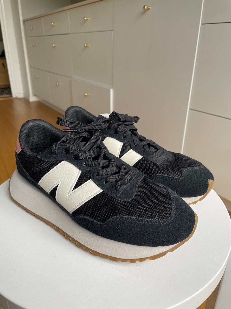 New Balance 237 lenkkarit, koko 40 vastaa kokoa 39