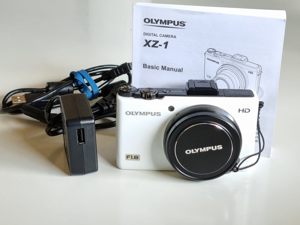 Olympus XZ1