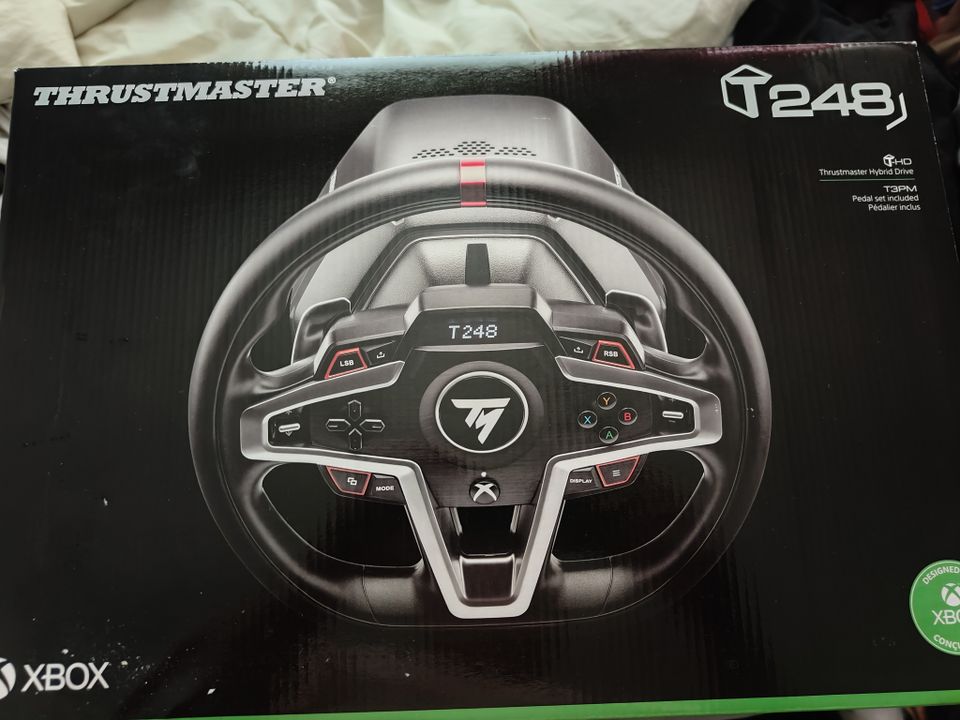 Thrustmaster T-248 rattiohjain & Polkimet Xbox Series X|S/Xbox one