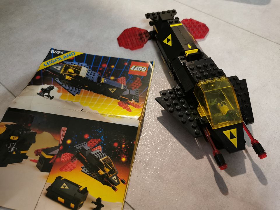 Lego 6894 Blacktron Invader + alkuperäinen ohje (kaikki osat)