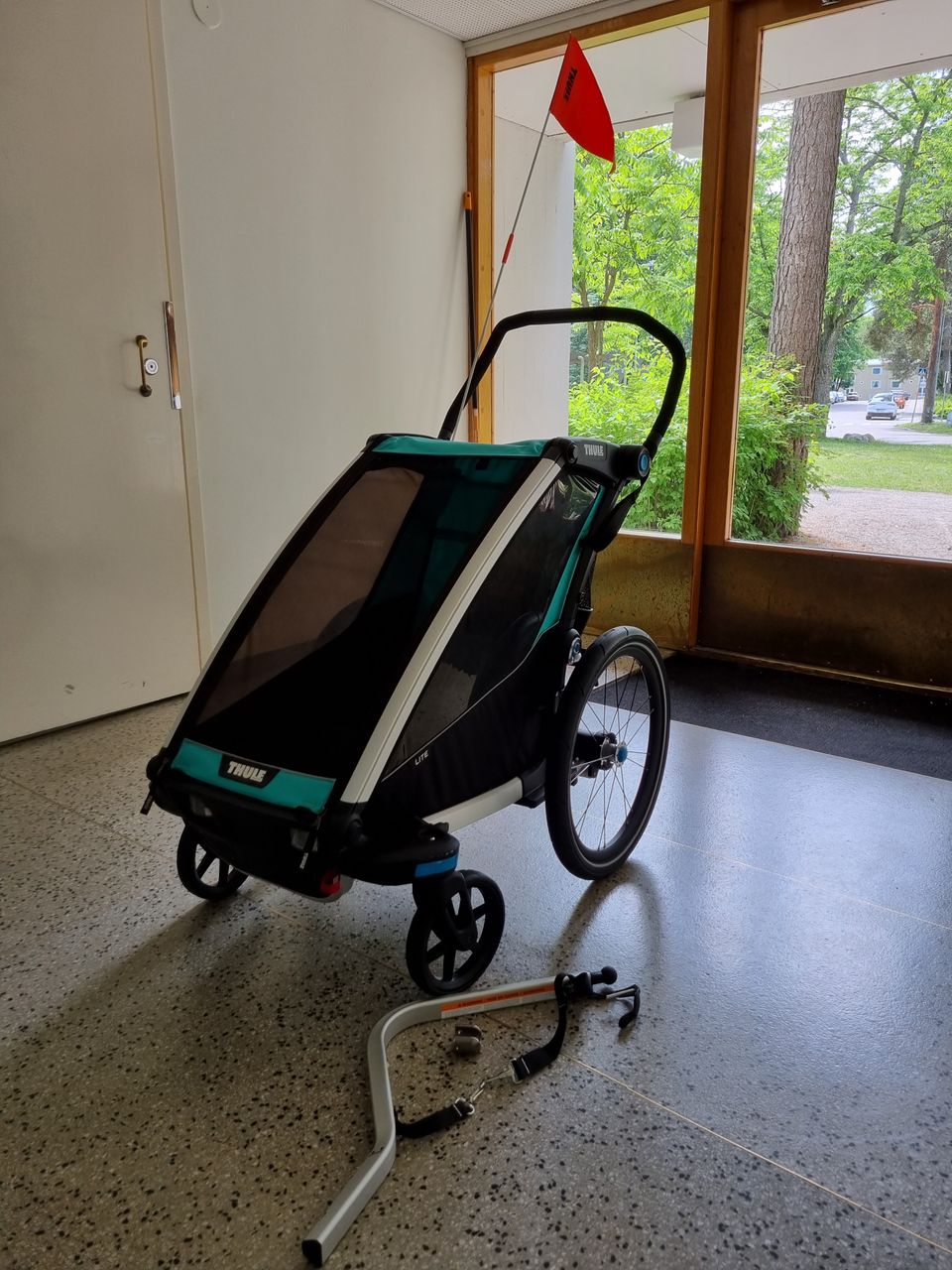 VARATTU Thule Chariot lite 1