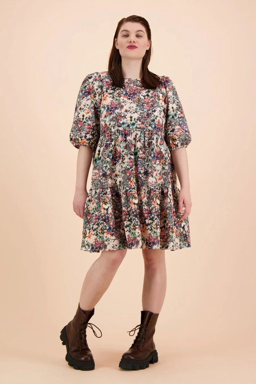 O: Kaiko Tiered Mini Dress blooming forest M