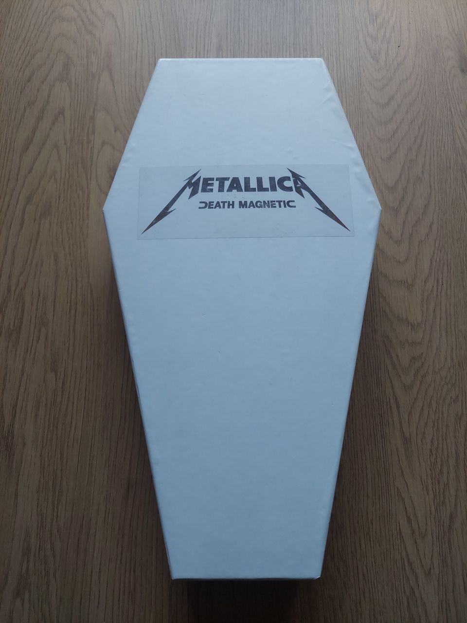 Metallica - Death Magnetic Coffin Box
