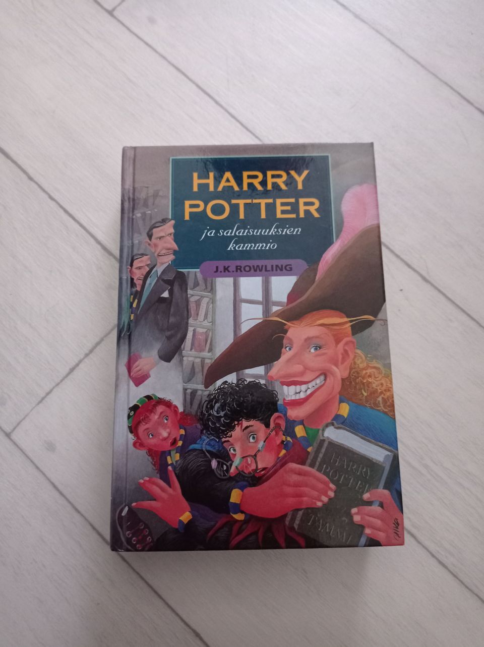 Harry Potter ja Salaisuuksien Kammio -kirja