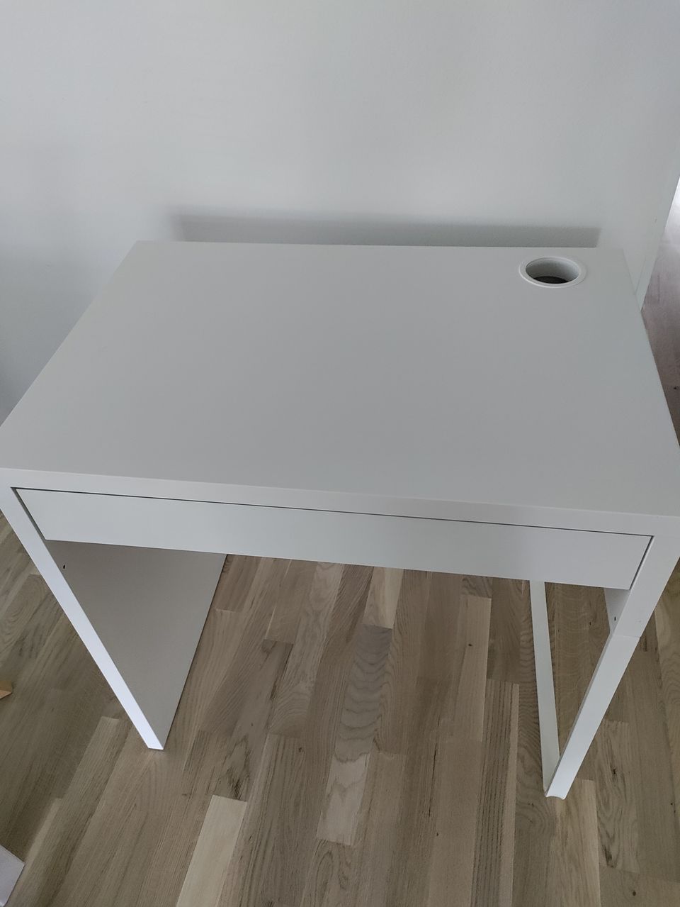 Ikea micke työpöytä