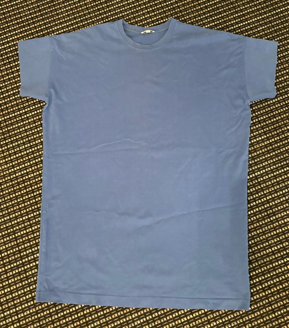 Sininen COS t-paita