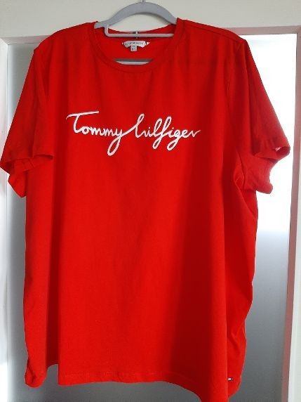 UUSI käyttämätön Tommy Hilfiger t-paita