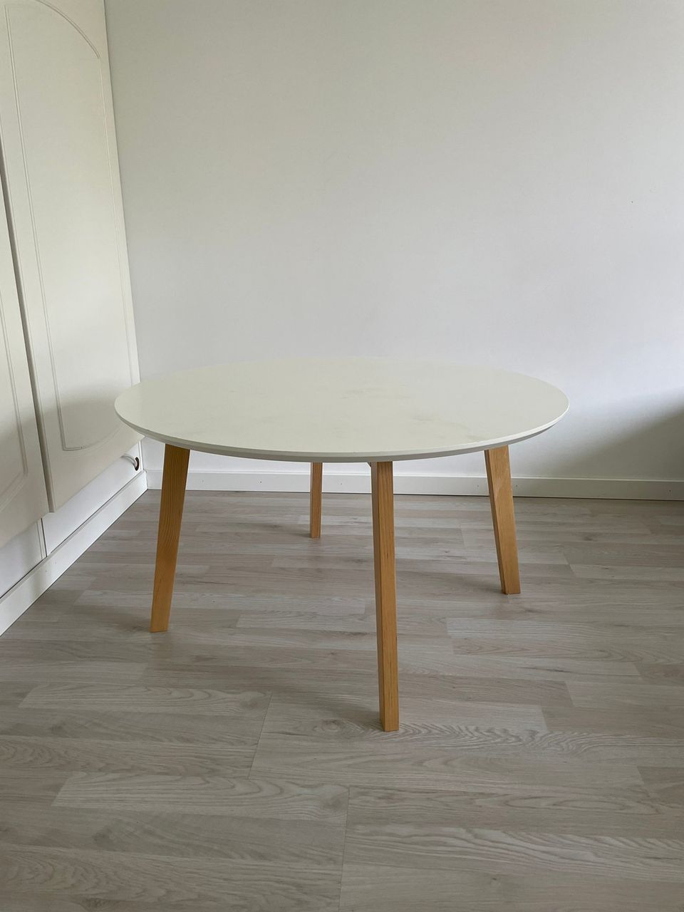 Pyöreä sohvapöytä / Valkoinen kahvipöytä / Pöytä