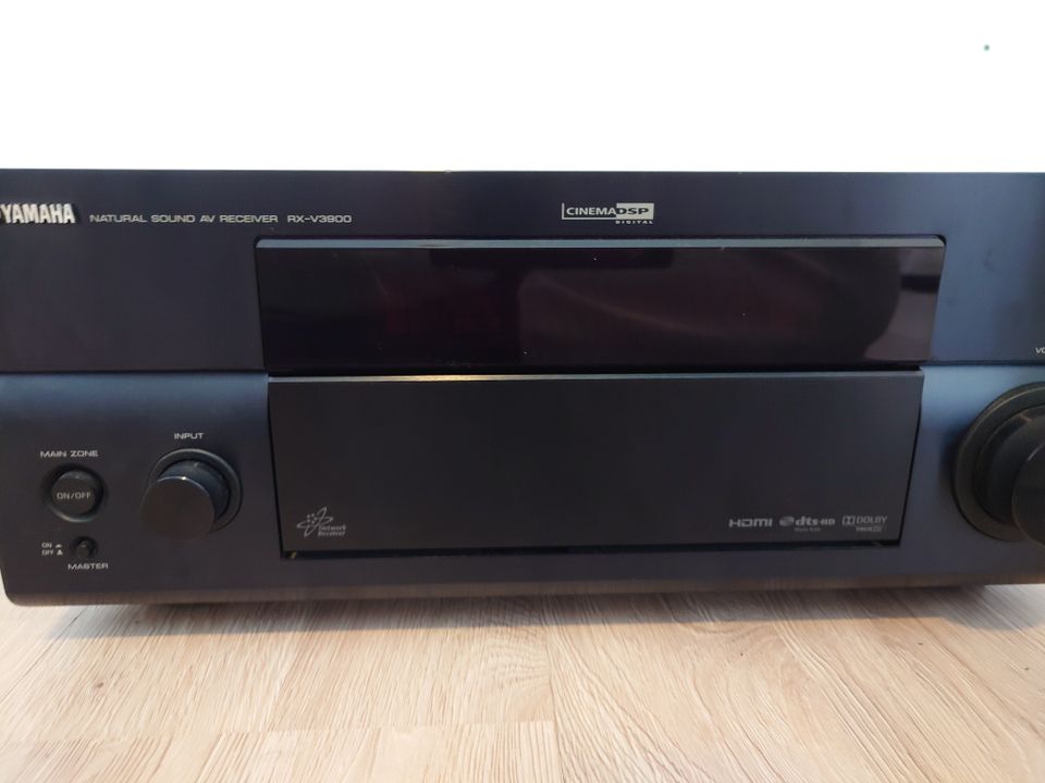 Yamaha RX-V3900 7.1 viritinvahvistin