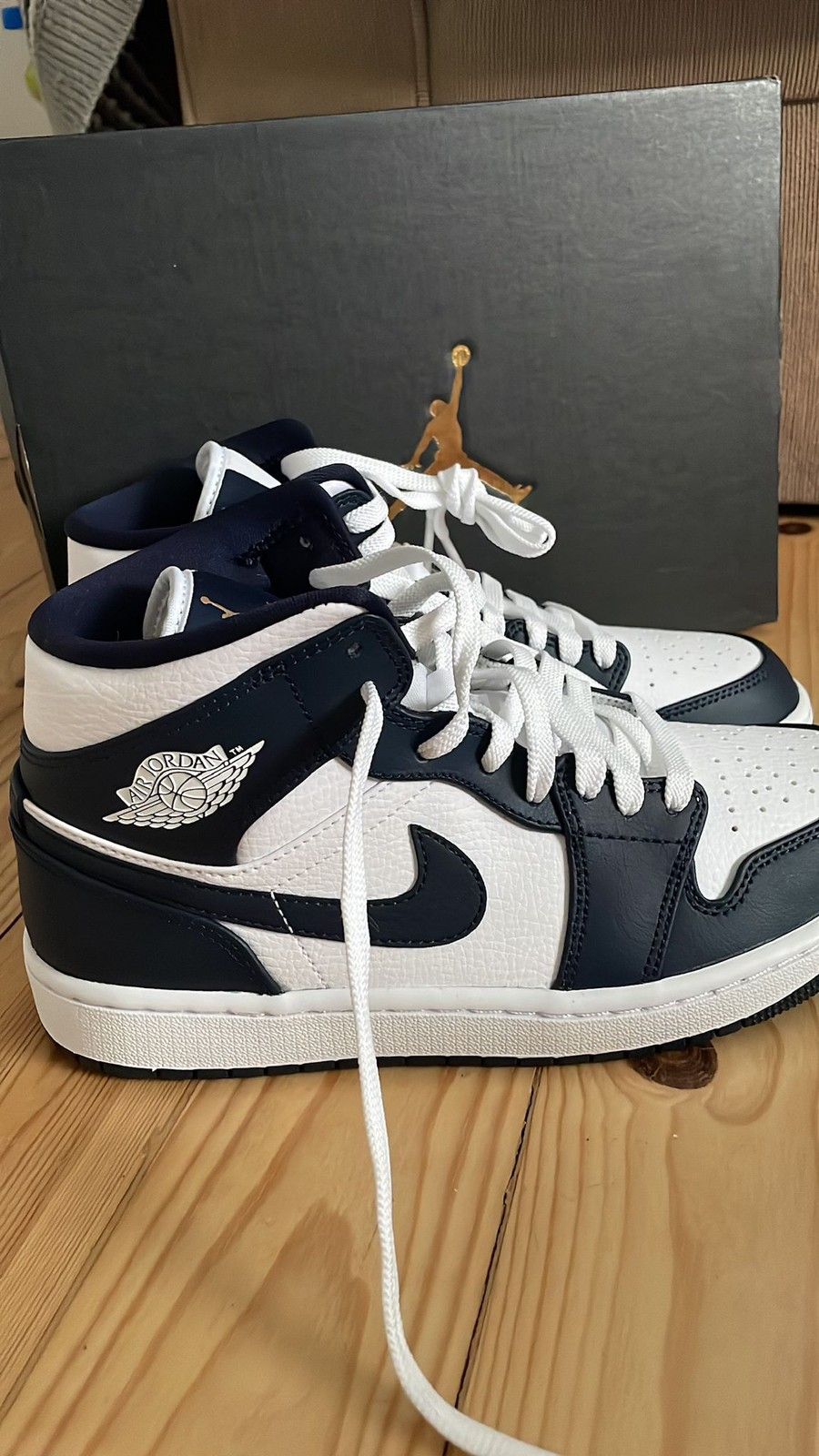 Air Jordan 1 mid Metallic Gold obsidian, koko 40