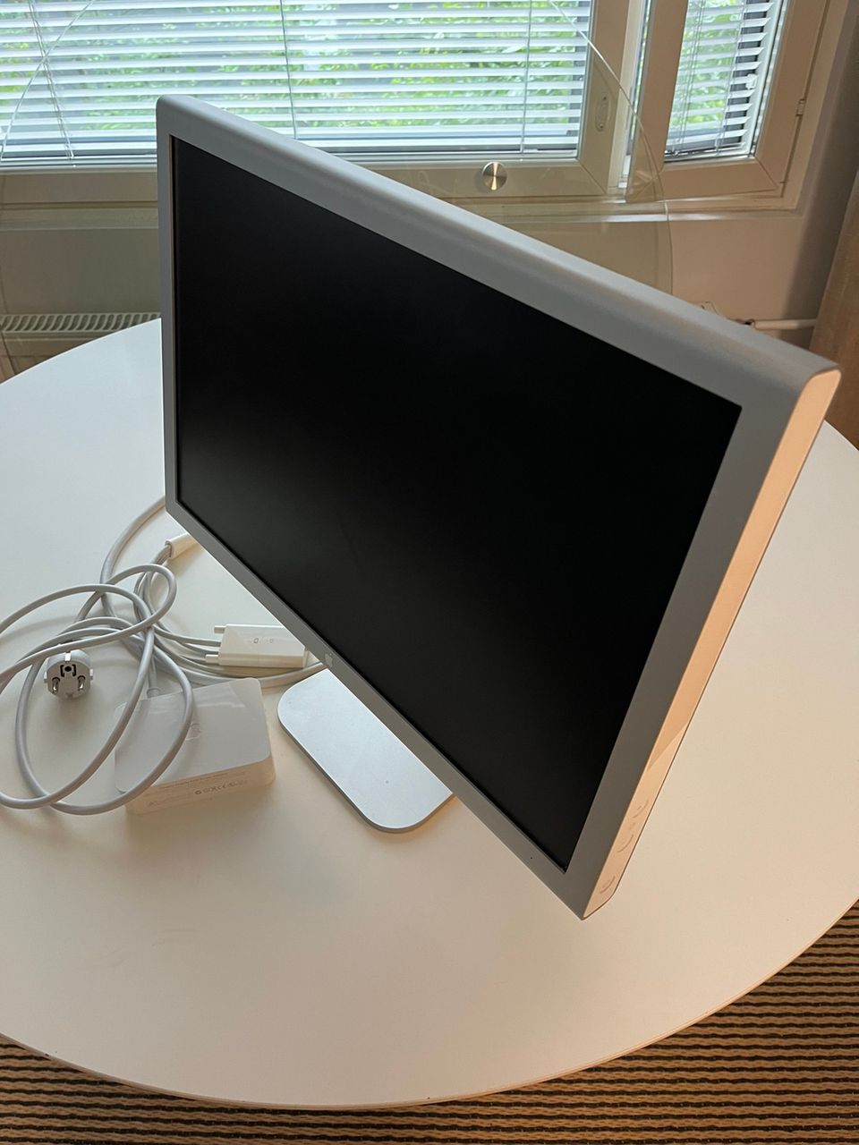 Apple Cinema Display 20”