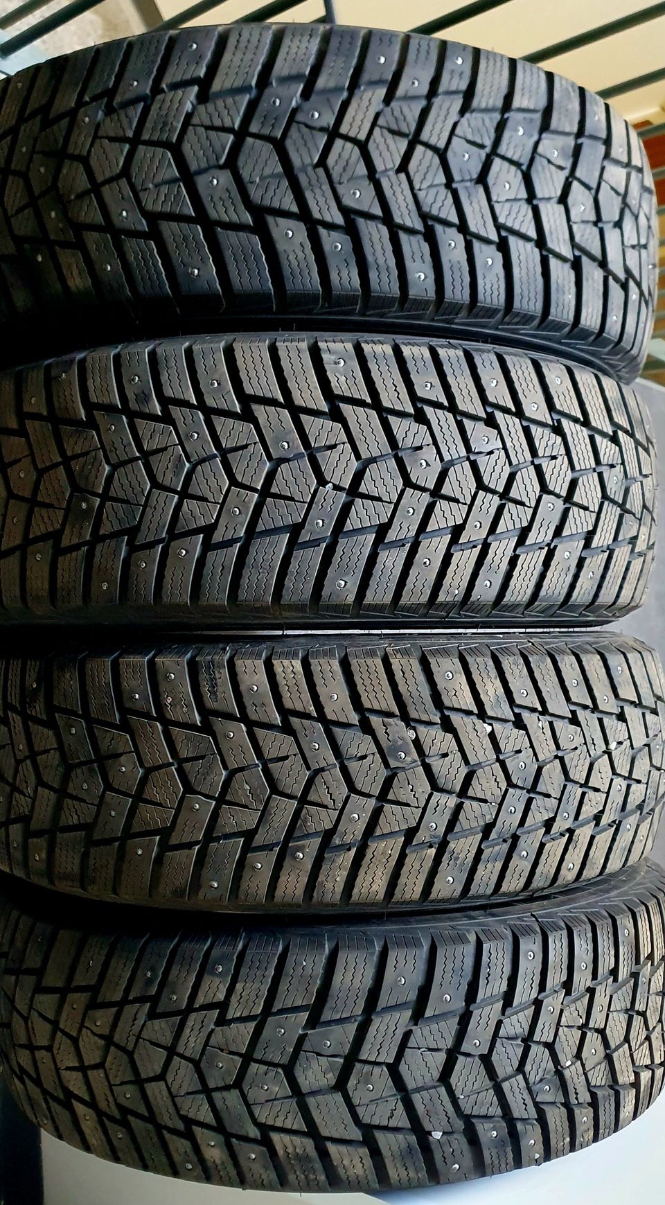 Hankook 215/65/16 nastarenkaat.