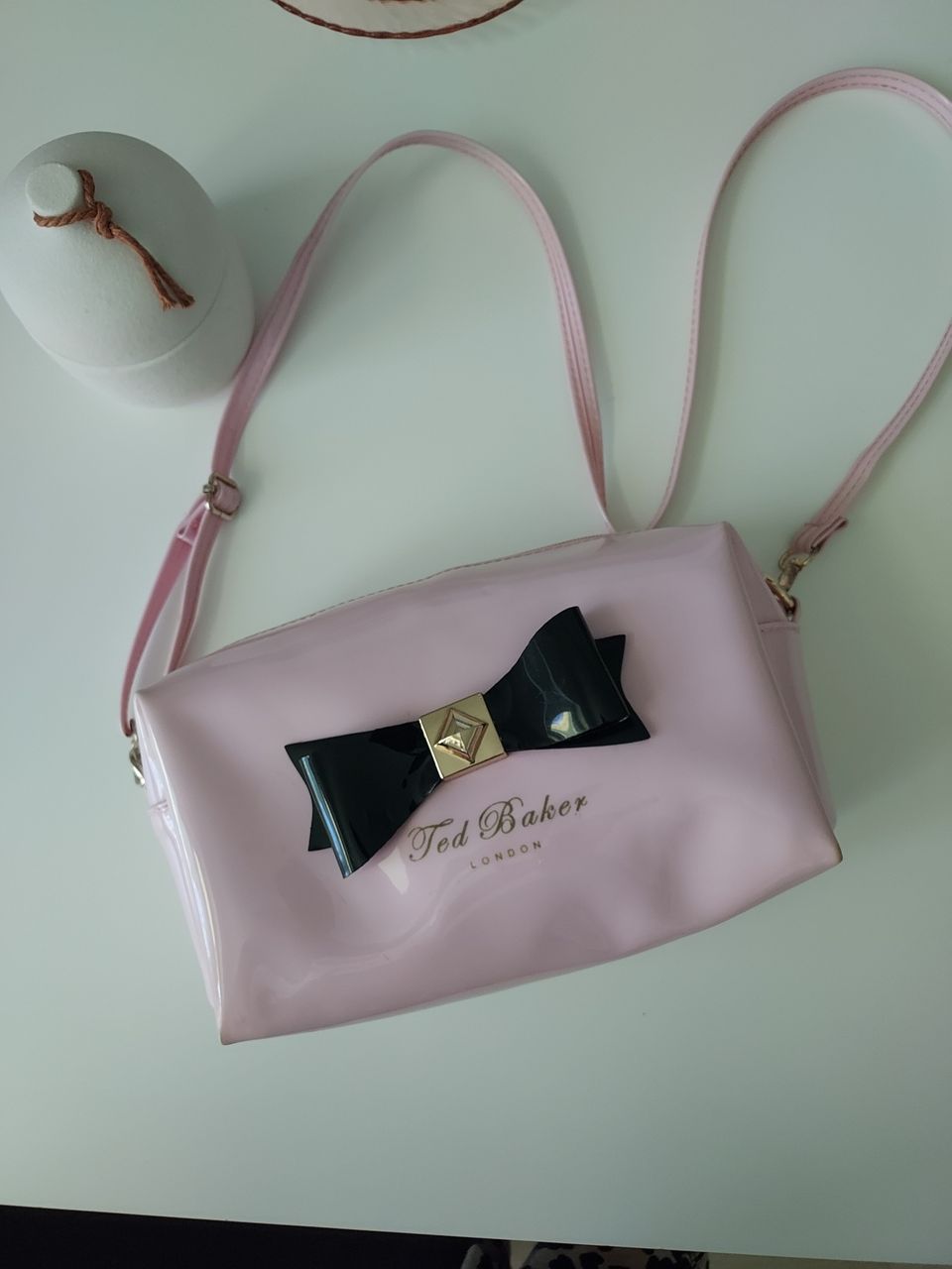 Ted Baker laukku