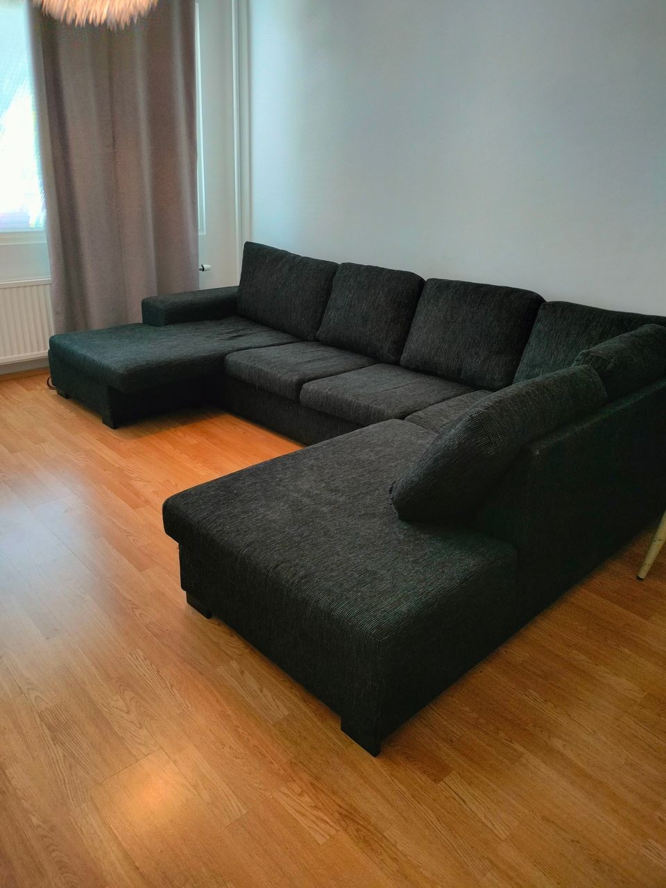 Iso divaani sohva