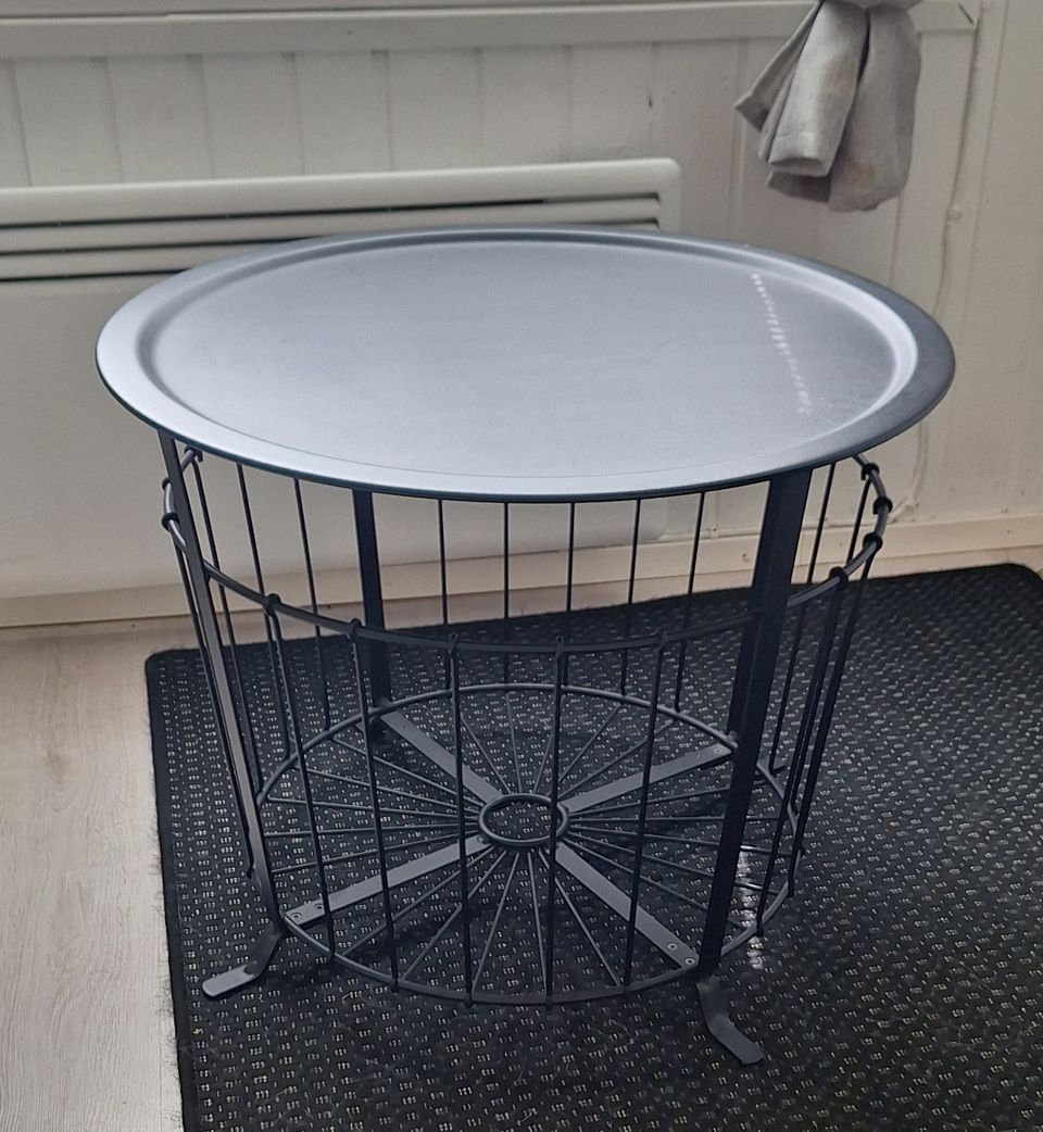 Ikean Gualöv pöytä