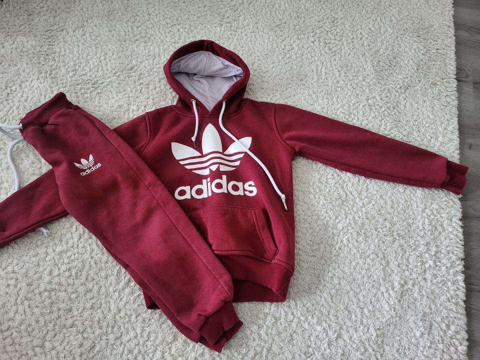 Adidas collegepuku 134/140