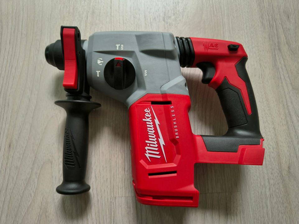 Milwaukee M18 BLH poravasara runko