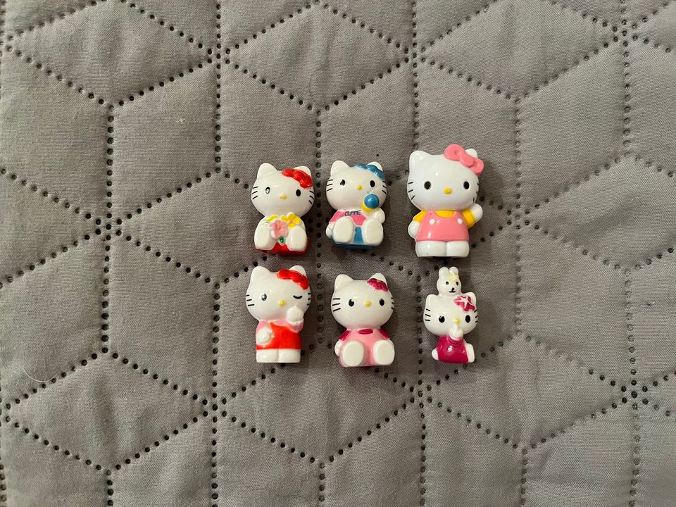 Hello Kitty figuurit