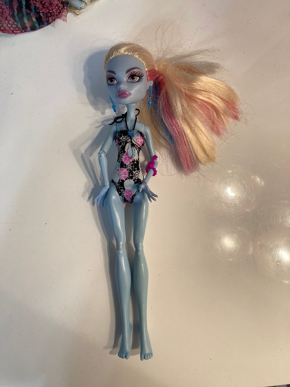 Monster high abbey bominable ranta-asuinen