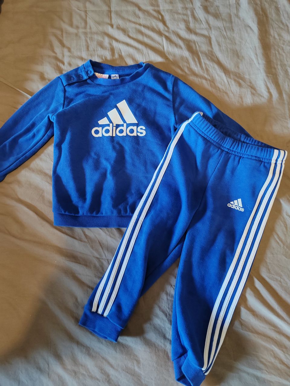 Adidas kolitsipuku 86 cm