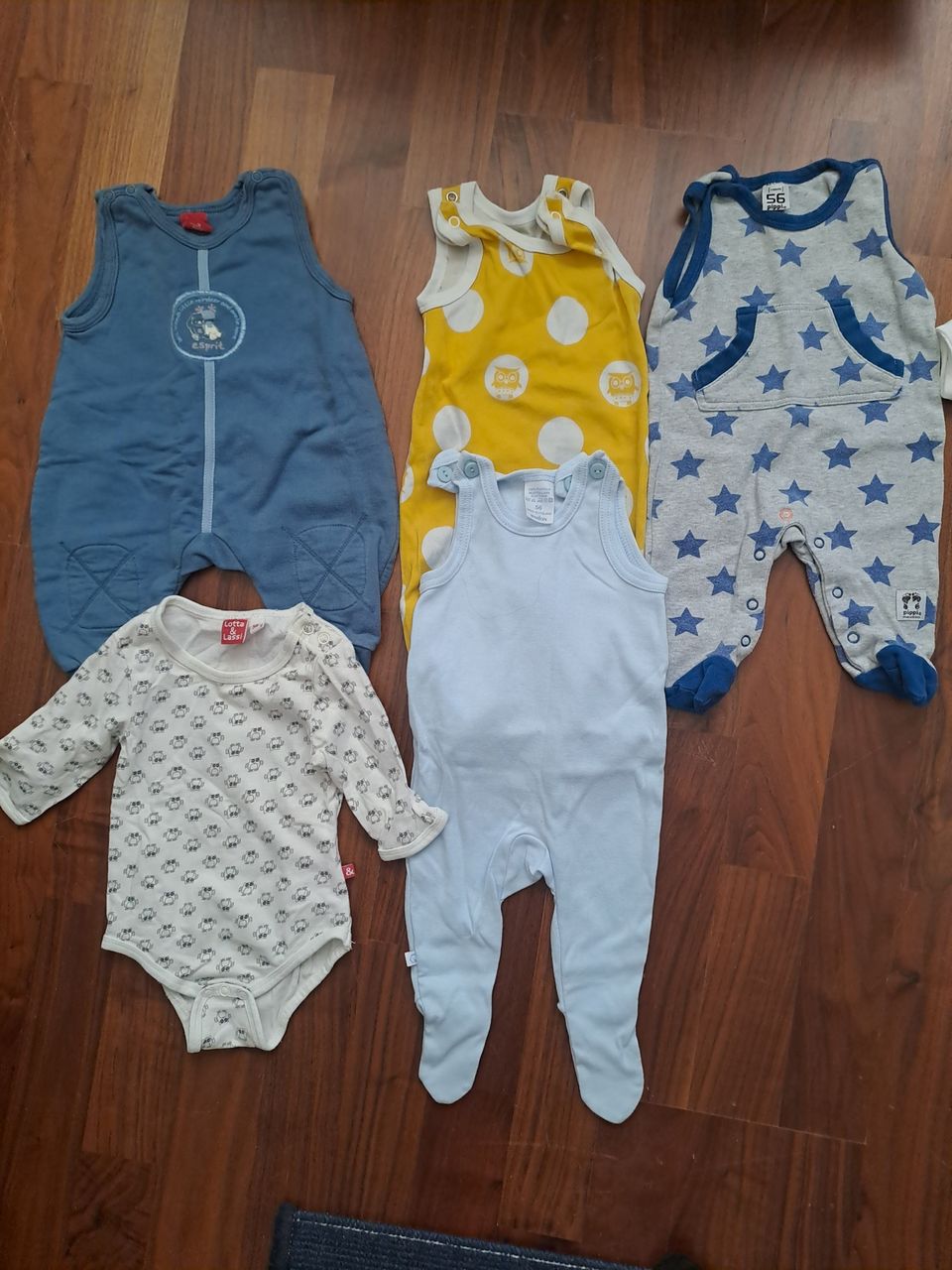 Vauvan vaatteita 50-56cm