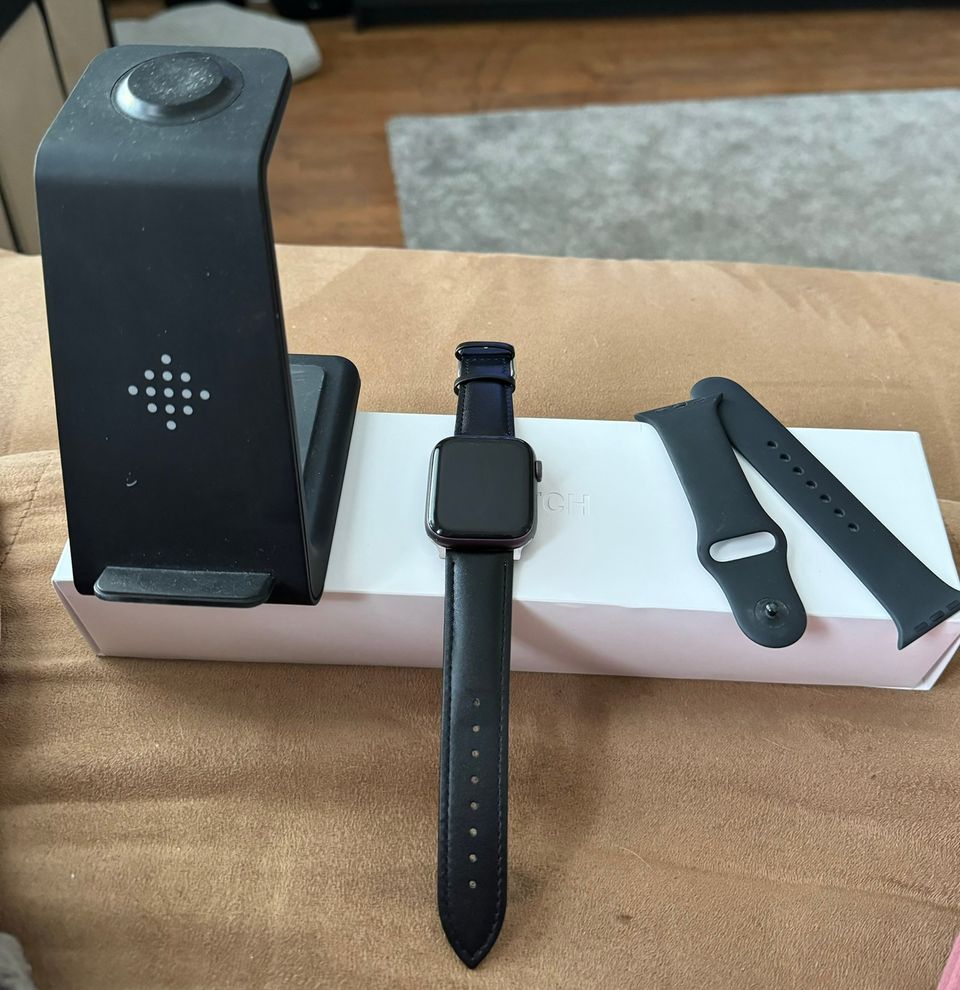 Apple Watch series 5, 44mm