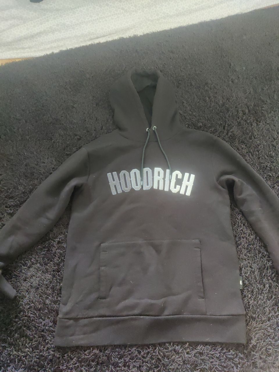 Hoodrich huppari