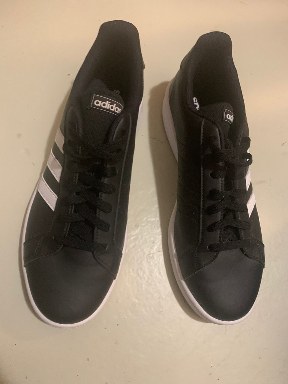 Adidas nahka tennarit 45