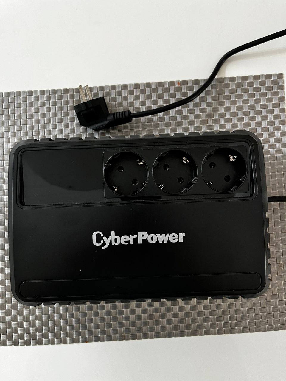 UPS-varavirtalähde CyberPower