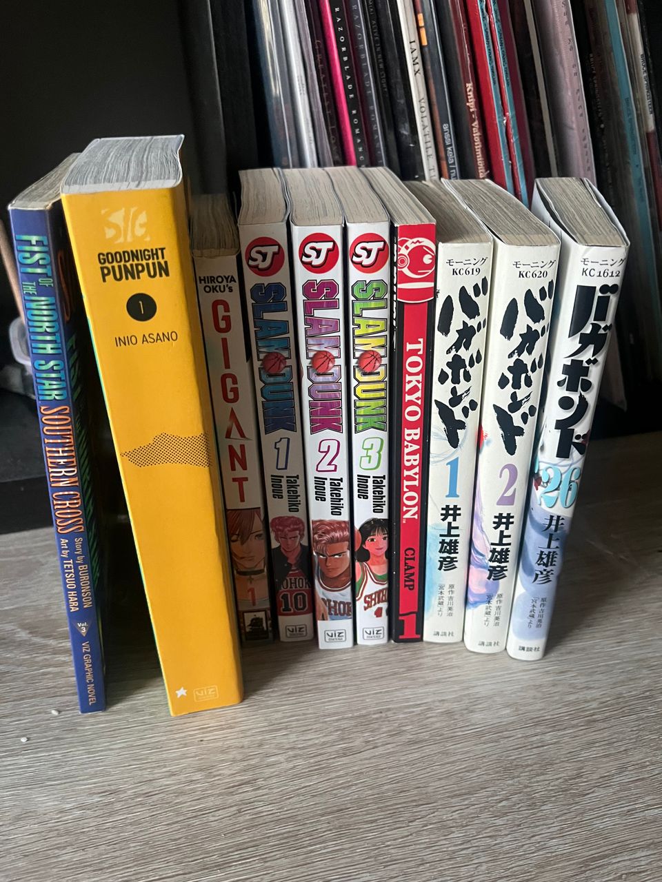 Kasa mangaa englanniksi ja japaniksi