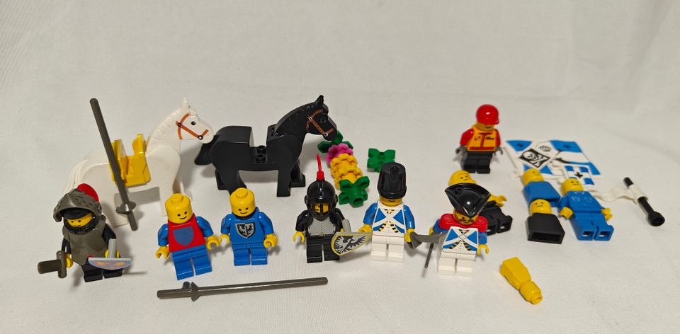 Vanhoja Lego figuureja