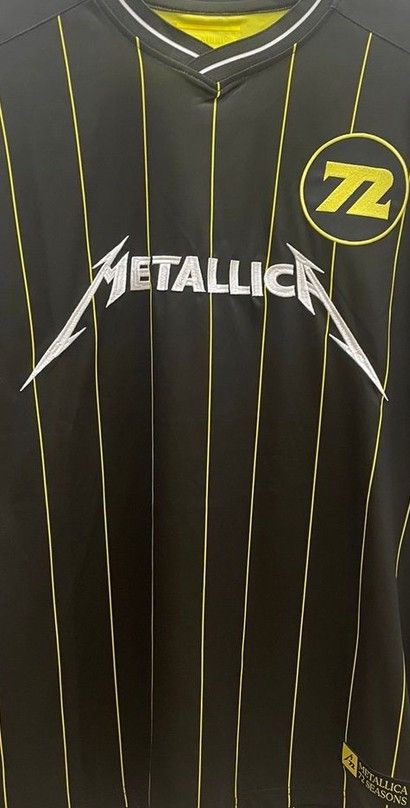 Metallica M72 jalkapallopaita XL tai XXL