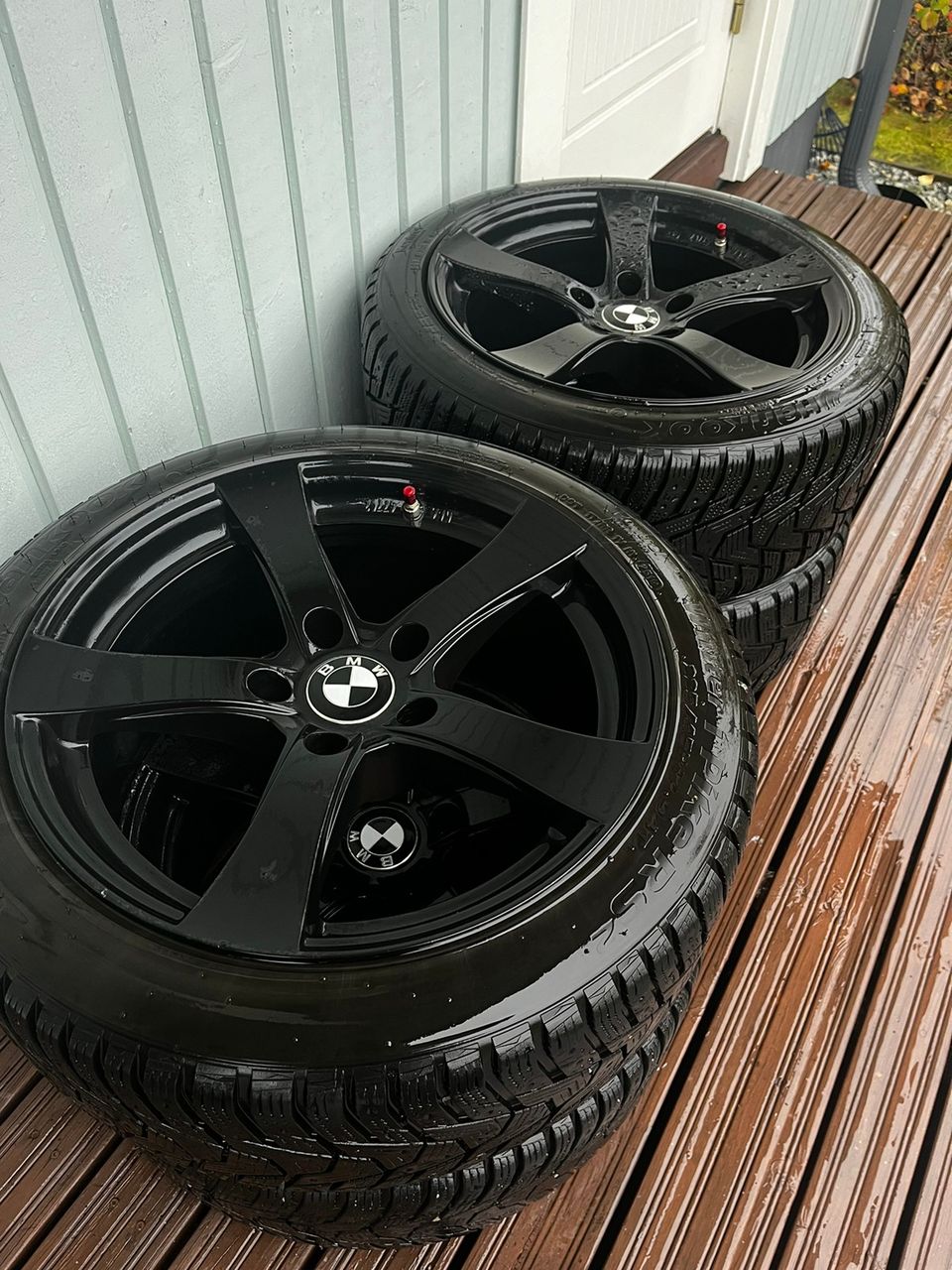 Dezent re dark 5x120 et18 8leveet ja 17 tuumaa