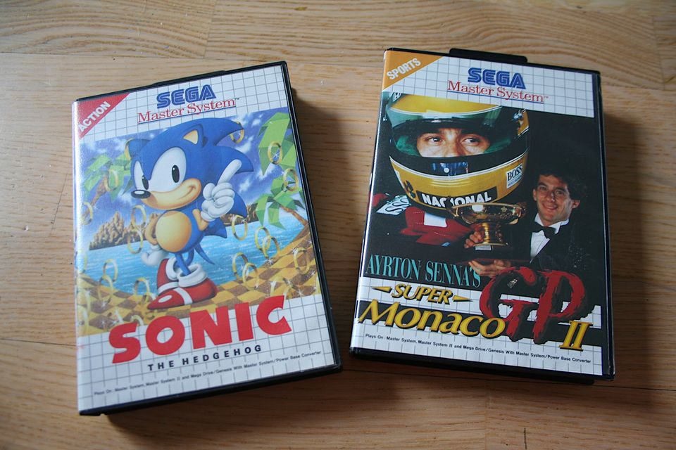 VARATTU SEGA Master System -pelit: Sonic the Hedgehog ja Super Monaco GP ll