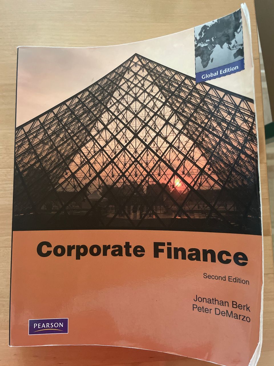 Corporate Finance -kirja Berk DeMarzo