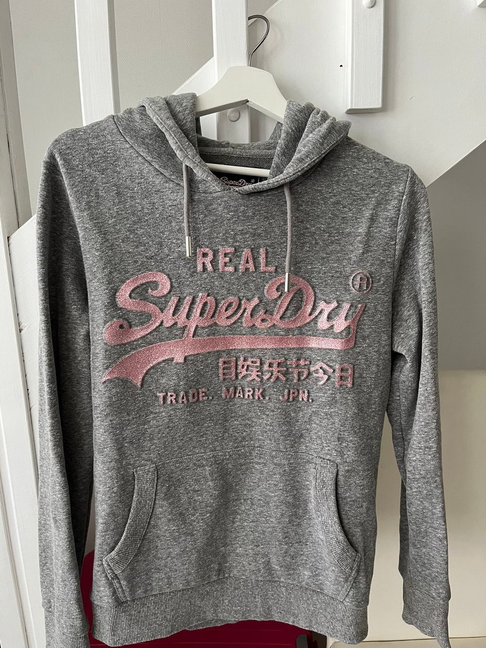 Superdry huppari