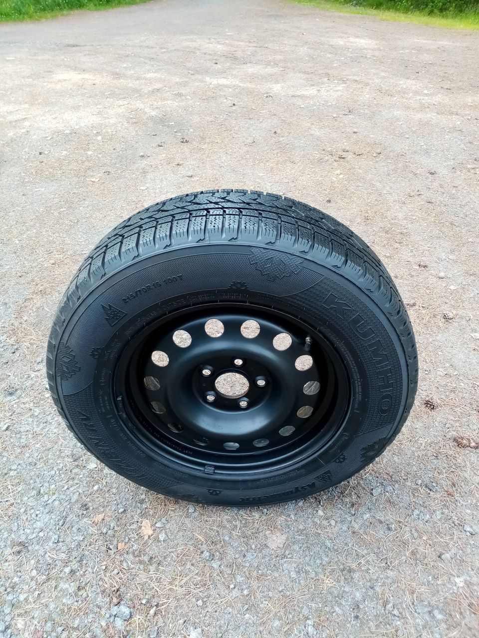 215 /70 R 16  5x114,3 jako