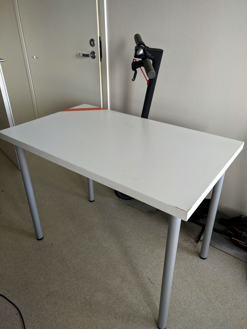 Pöytä Ikea Linnmon