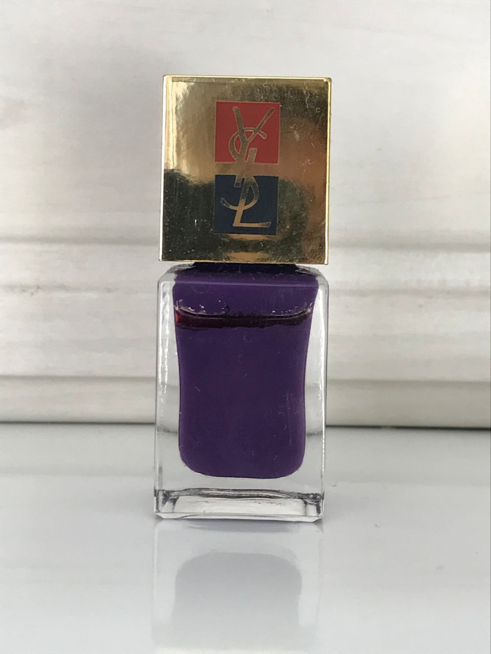 YSL violetti kynsilakka