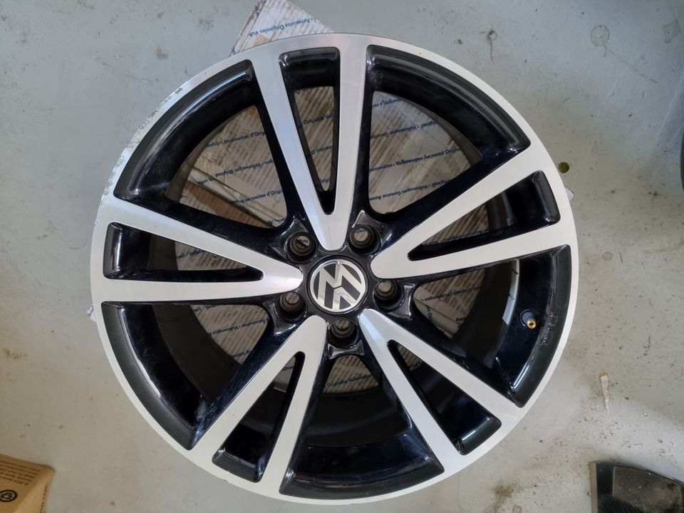 Volkswagen Vision Black 18" alumiinivanne