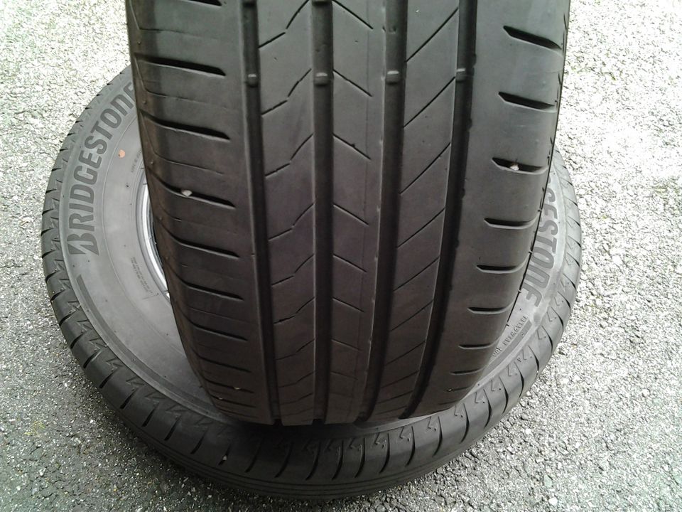 Bridgestone 225/65 17"  Kesärenkaat 2 kpl